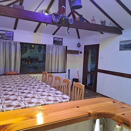 Guest House Lorian Madzhare Buitenkant foto