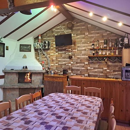 Guest House Lorian Madzhare Buitenkant foto