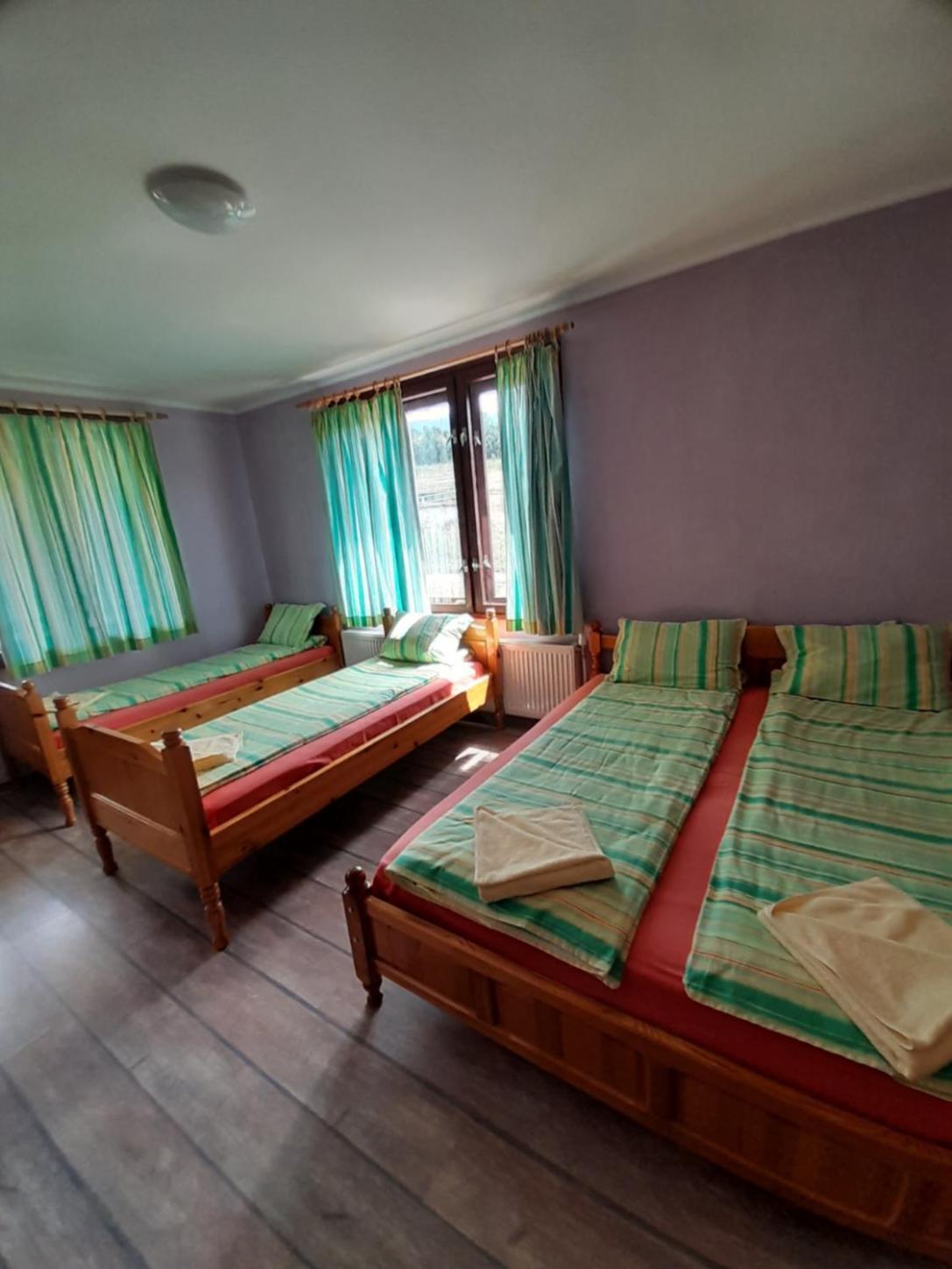 Guest House Lorian Madzhare Buitenkant foto