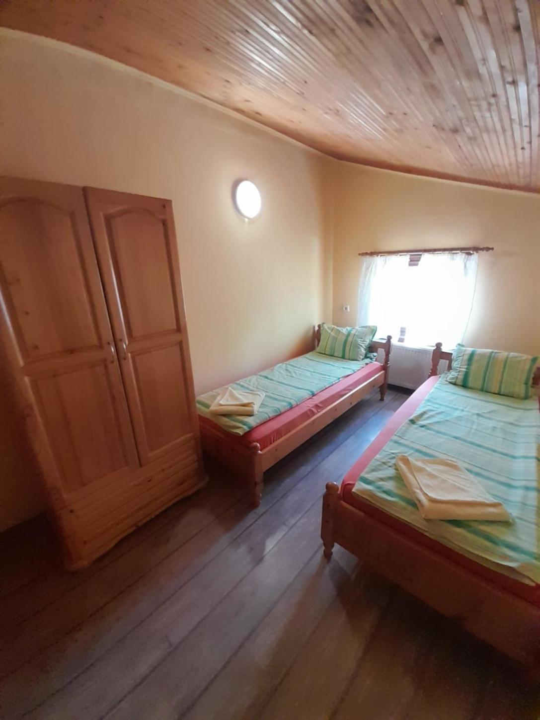 Guest House Lorian Madzhare Buitenkant foto
