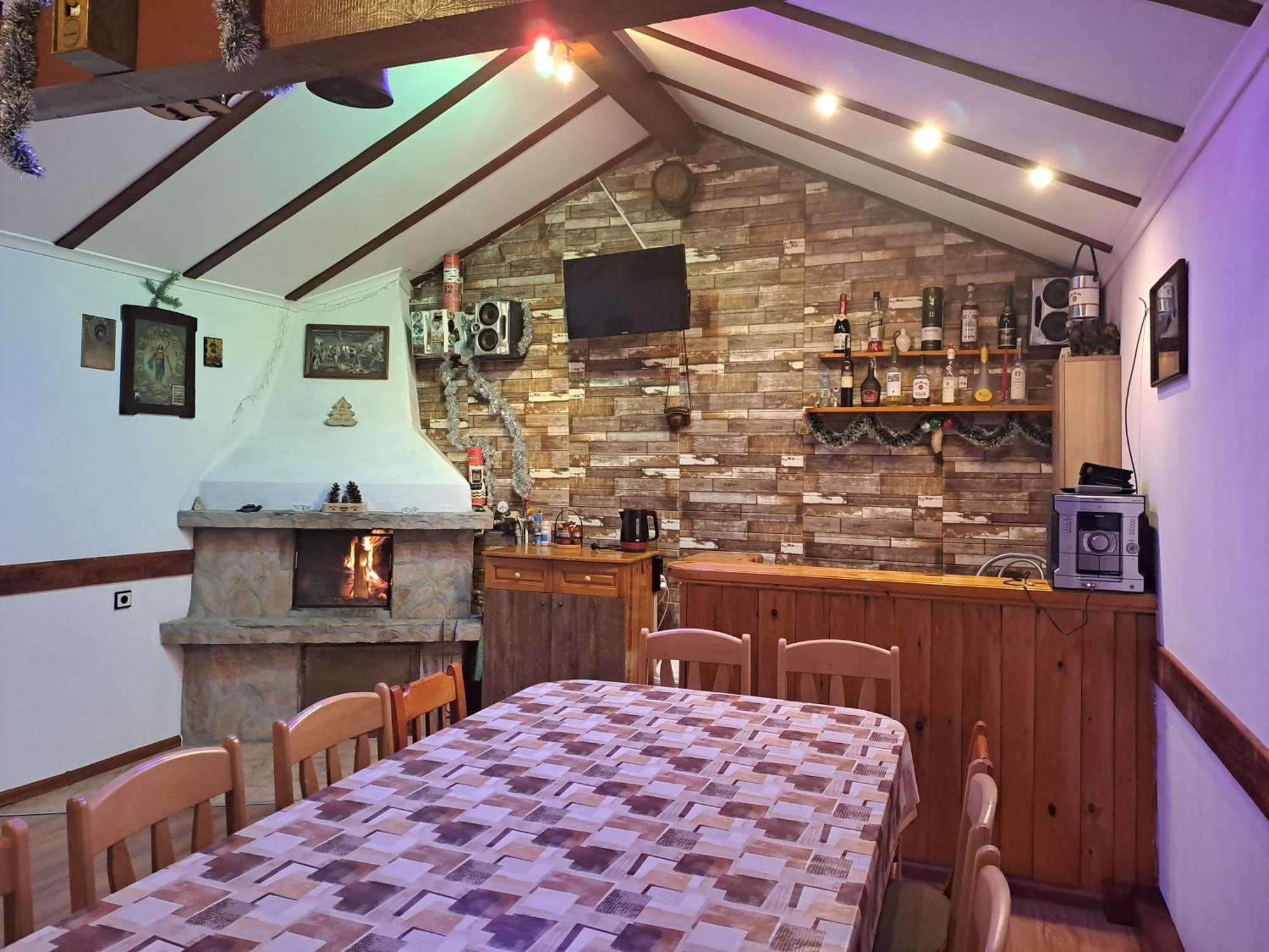Guest House Lorian Madzhare Buitenkant foto