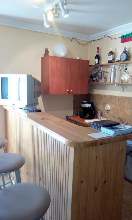 Guest House Lorian Madzhare Buitenkant foto